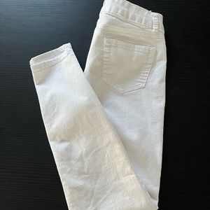 White skinny jeans